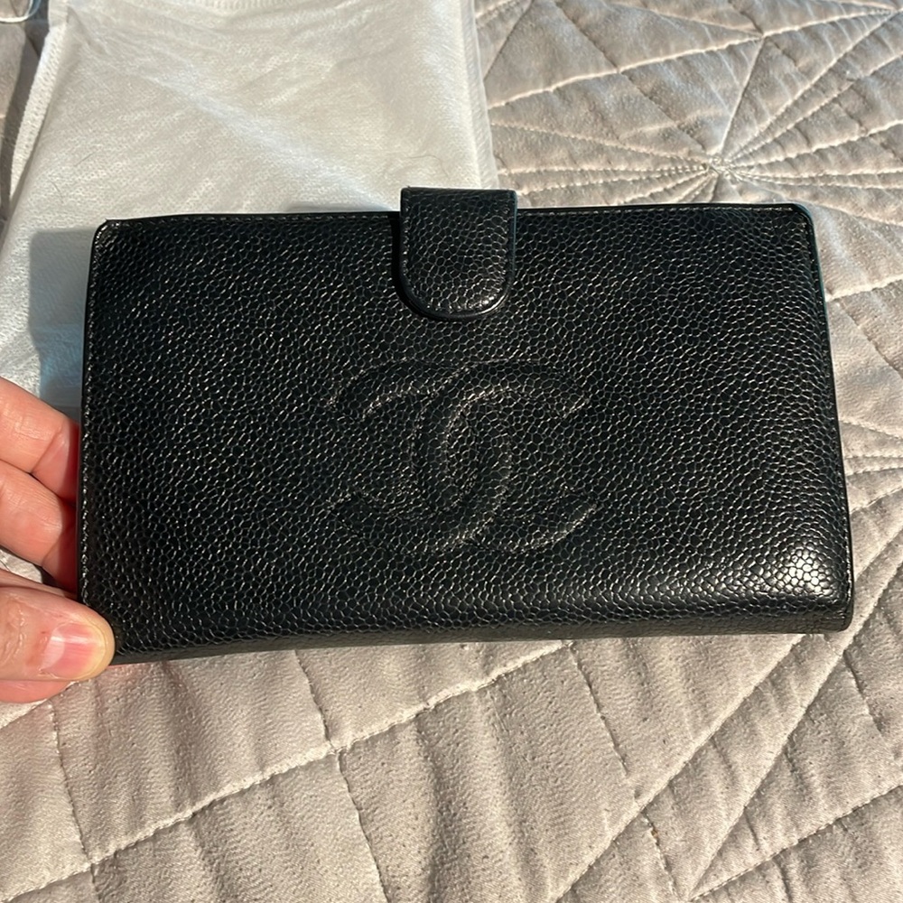 Chanel CC Logo Soft Caviar Leather Bi-fold Wallet